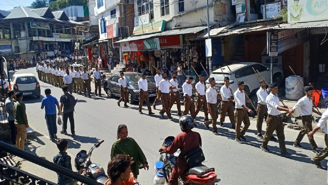 राष्ट्रीय स्वयंसेवक सेवक संघ राजगढ़ खंड द्वारा राजगढ़ बाजार में किया गया पंथ संचलन